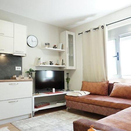 Luka'S Apartment Саранде Екстериор снимка